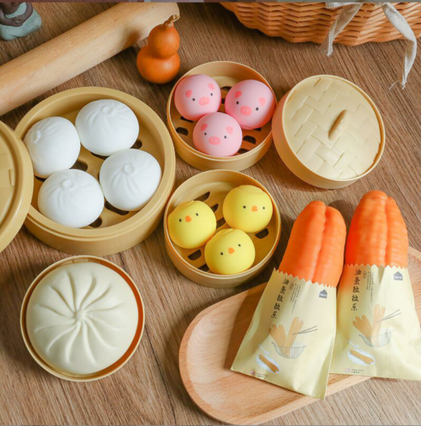 Decompressing by squashing a steamed bun 3
